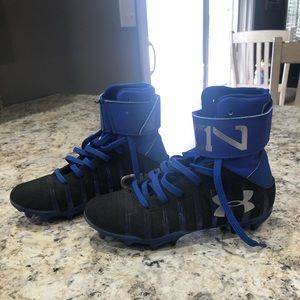 Boys size 1 Under Armour Football Cleats